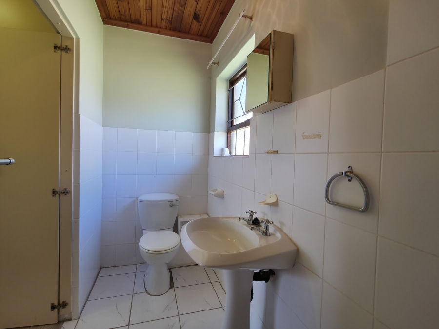 4 Bedroom Property for Sale in Wavecrest Eastern Cape